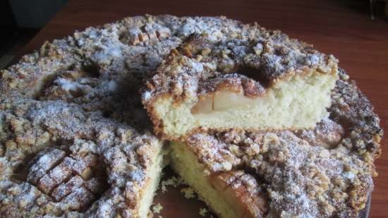 Mosaico de manzana con tarta de avellana