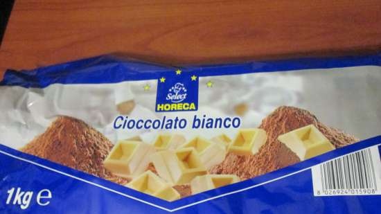 Cortar la galleta en bizcochos y nivelar el bizcocho