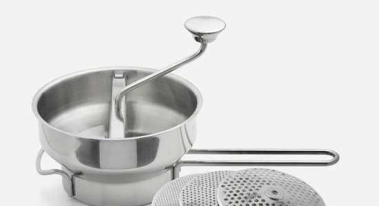 Sieve (electrical and mechanical) for cleaning