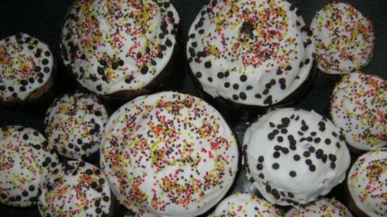 Easter cake on yolks (kneading dough in a bread maker)