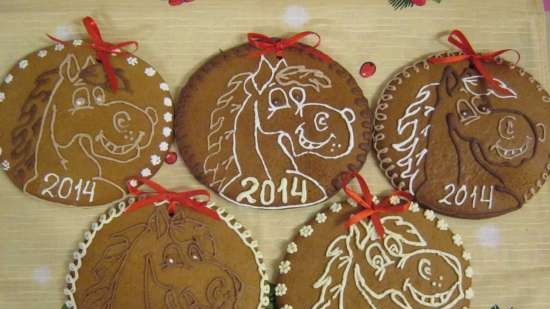 We decorate gingerbread cookies, cookies