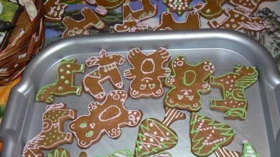 Pinalamutian namin ang cookies ng gingerbread, cookies