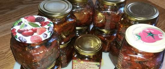 Pomodori secchi al forno in olio profumato (cottura e conserve)