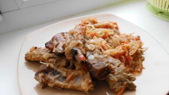 Costillas de cerdo con chucrut y patatas