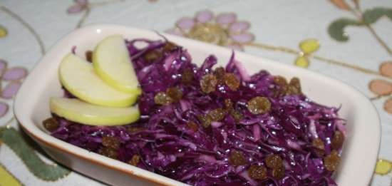 Ensalada de col lombarda con pasas