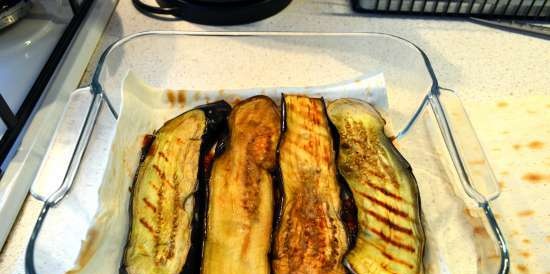 Lavash bladerdeegtaart met aubergine en kaas