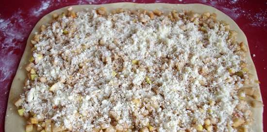 Cinabri di mele con Streusel e glassa al caffè