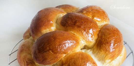 Pane con yogurt e crema pasticcera