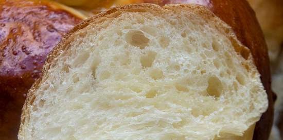 Pane con yogurt e crema pasticcera