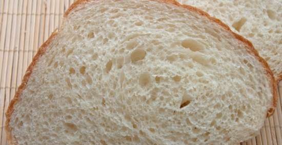 Moldavian bread Kolechel in the oven