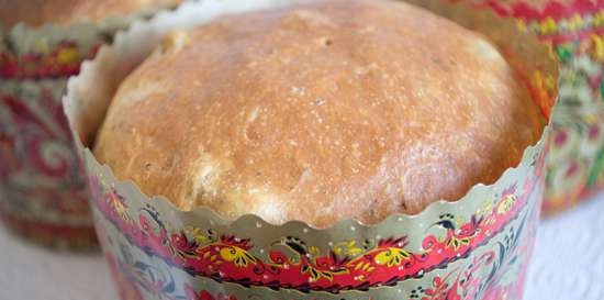 Tarta de almendras sobre yemas