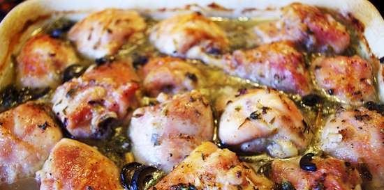 Chicken stewed with olives and capers