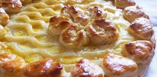 Pastel de levadura con relleno de cuajada de amapola