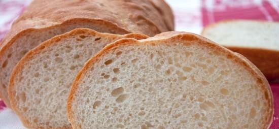 Sliced ​​loaf on thick dough