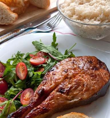 Salmon glazed with ginger and lime