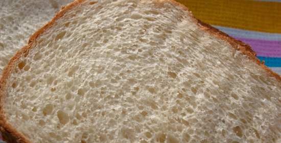 Pane imburrato di farina 1 grado in una macchina per il pane