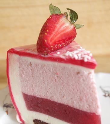 Aardbeienmousse cake