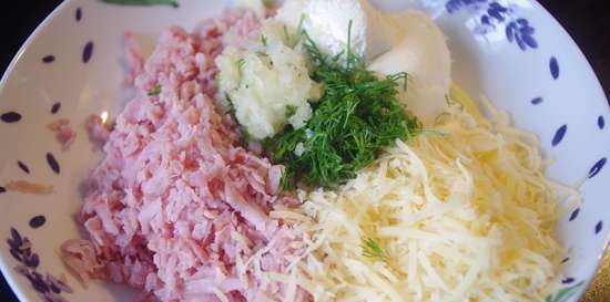 Chicken casserole with cheese and ham