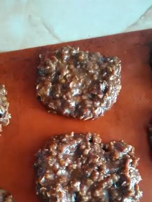 Biscotti al burro di arachidi al cioccolato con farina d'avena senza cottura