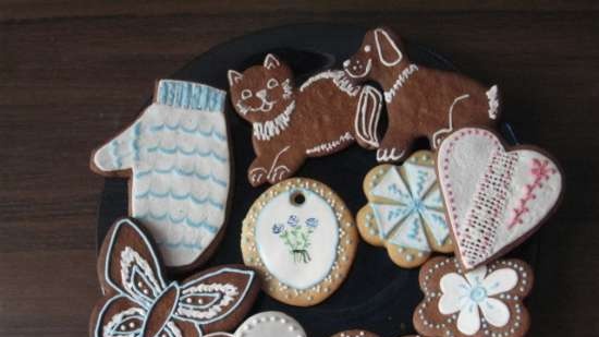 We decorate gingerbread cookies, cookies