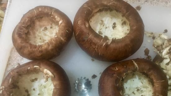 Champignon ripieni per colazione nella pentola a cottura lenta Ninja o al forno