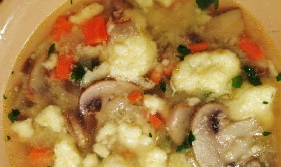 Chicken soup with bulgur, mushrooms and potato dumplings