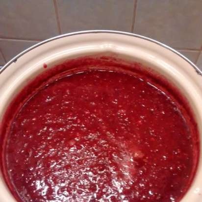 Spicy berry sauce