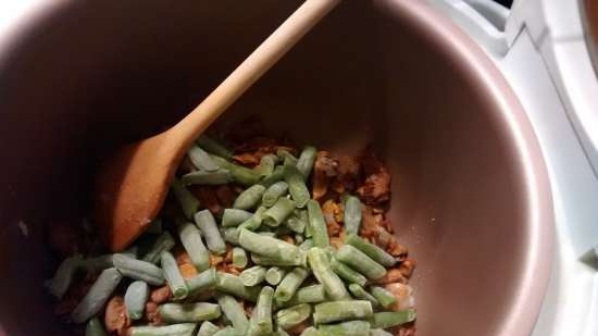 Green beans salad with mushrooms