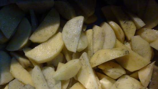 Patates i pollastre al forn amb sal negra, herbes i crema agra