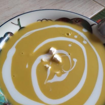 Pumpkin soup in a Philips Soup Blender HR2206 / 80 Mix & Cook Multikocher