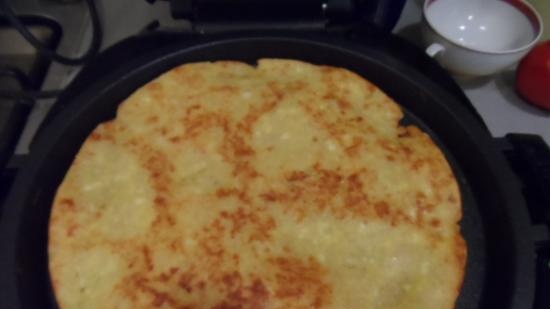 Khachapuri سريع بطريقة مختلفة في شواية ملامسة VVK