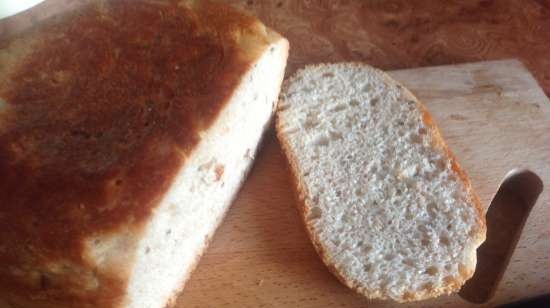 Pane bianco quotidiano con lievito vivo / pressato in una macchina per il pane Panasonic SD-2500