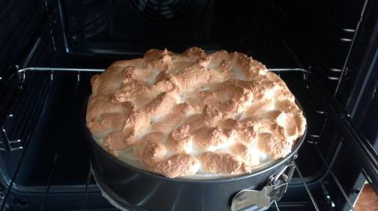 Appelkaastaart (kezekuhen) met meringue