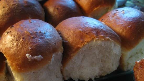 Buchteln buns (Buchtel) con ripieno di crema