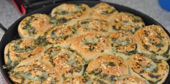 Garlic rolls with cheese, from flatbread dough