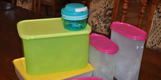 أطباق بلاستيكية Tupperware - استعراض