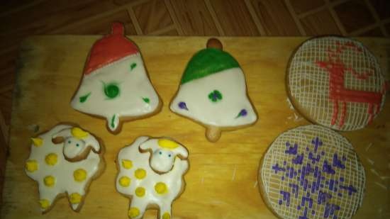 Pinalamutian namin ang cookies ng gingerbread, cookies