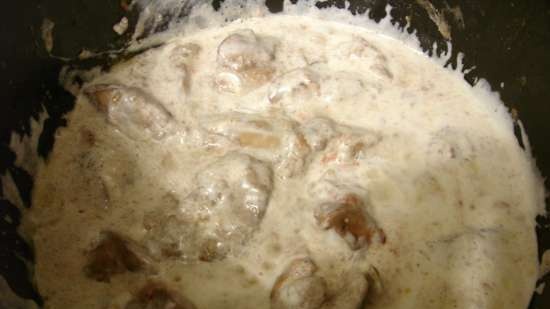 Atay ng manok sa sour cream sauce (pressure cooker Polaris 0305)