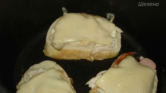 Hot sandwiches in a pressure cooker (Polaris 0305)