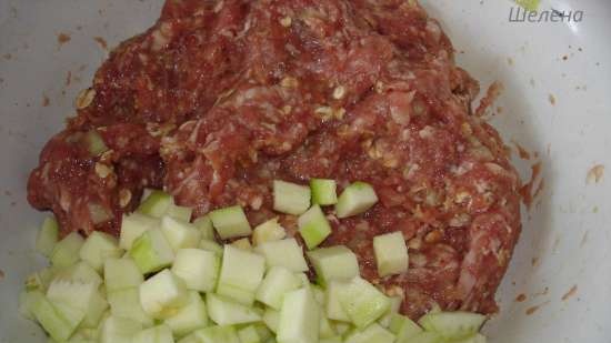 Meat cutlets with zucchini pieces