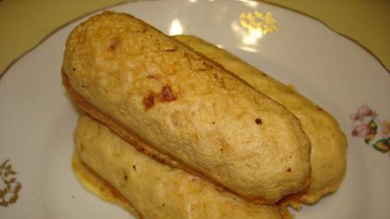 Omelettes stuffed with meat and cheese in a sausage machine Smile 3633