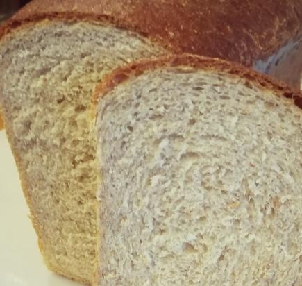 Light Wheat Whole Grain Bread door Peter Reinhart