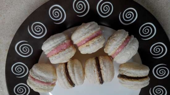 Macarons - almond cookies (Les macarons)