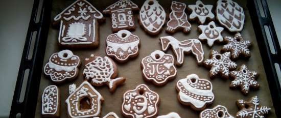 We decorate gingerbread cookies, cookies