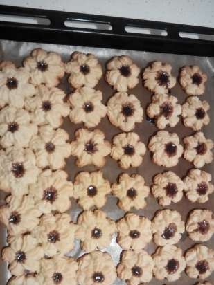 Chamomile shortbread cookies (ayon sa uri ng Kurabye)