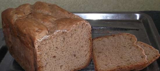 Wheat-rye bread on dark beer with onions