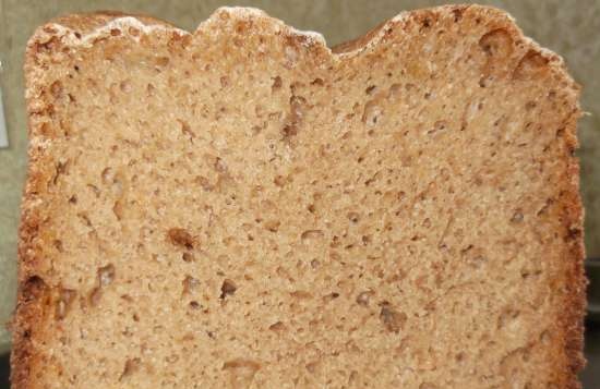 Pane di segale di grano su birra scura con cipolle