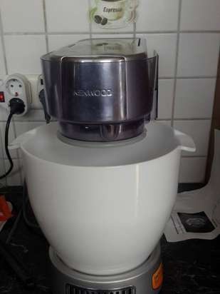 Kitchen machine Kenwood (2)