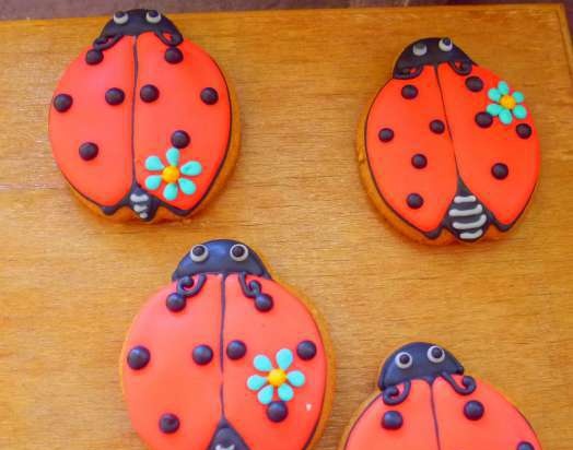 Decoramos galletas de jengibre, galletas