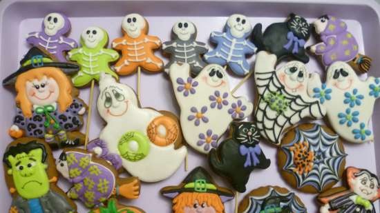 We decorate gingerbread cookies, cookies